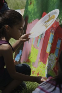 girl painting for the event
